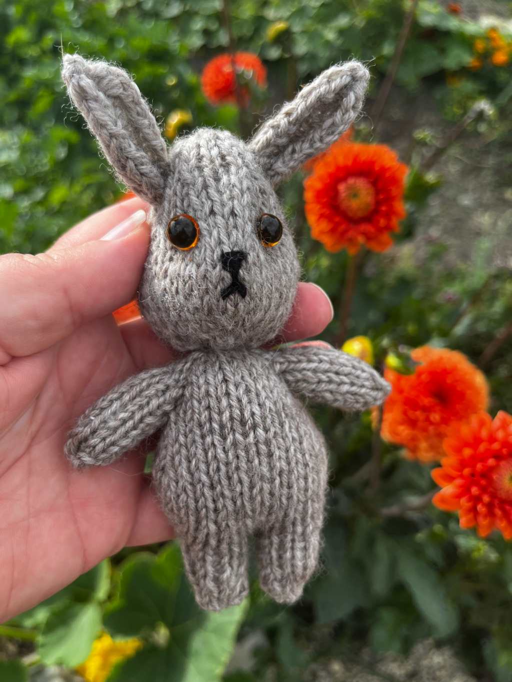 Easter Bunny – Free Amigurumi Knitting Pattern